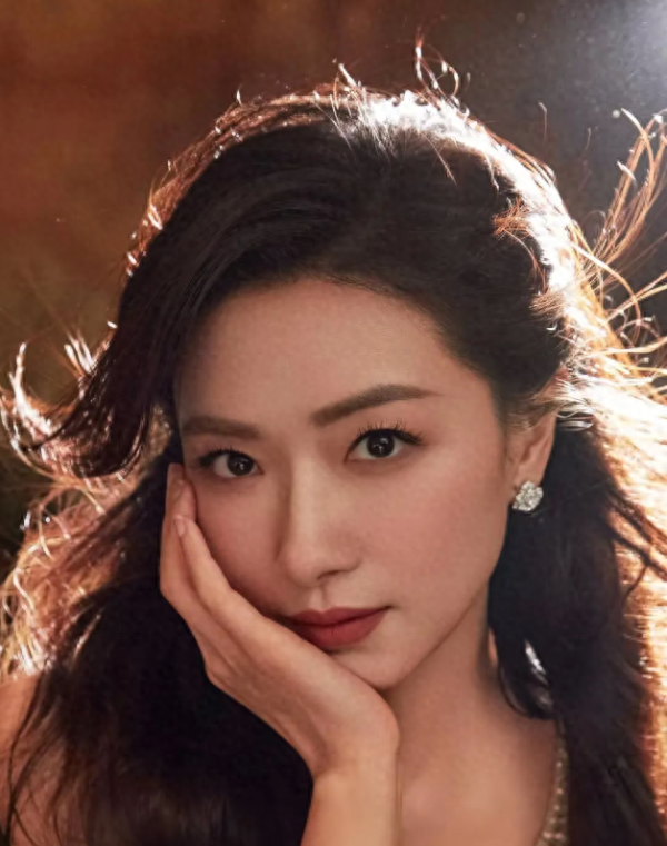 大财配资 7次拒绝潜规则！万茜的逆袭之路，给内娱上了一课！