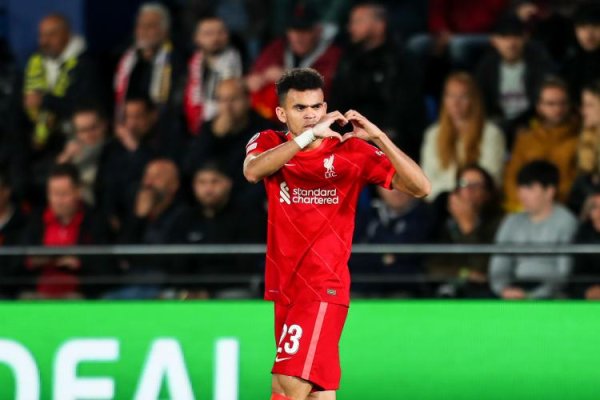 丰汇投资 阿尔德里奇：新赛季开始前利物浦要买中锋 不能让迪亚斯免费离队